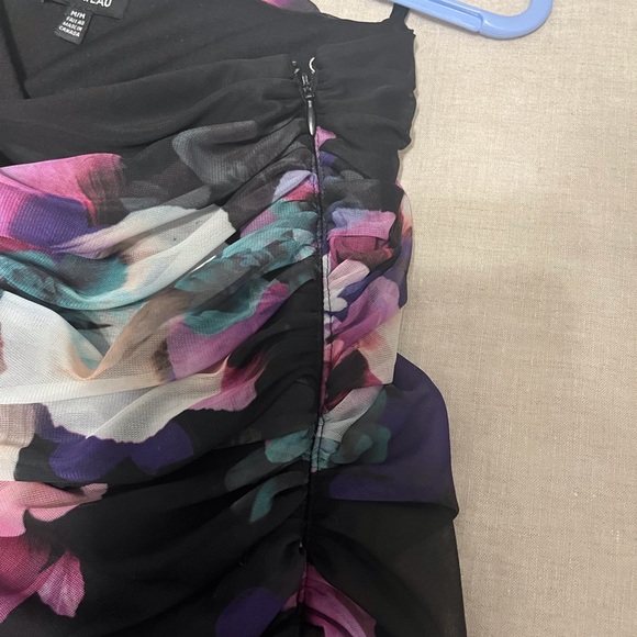 le chateau night out dress or for an occasion ; llong , one shoulder - Picture 6 of 7